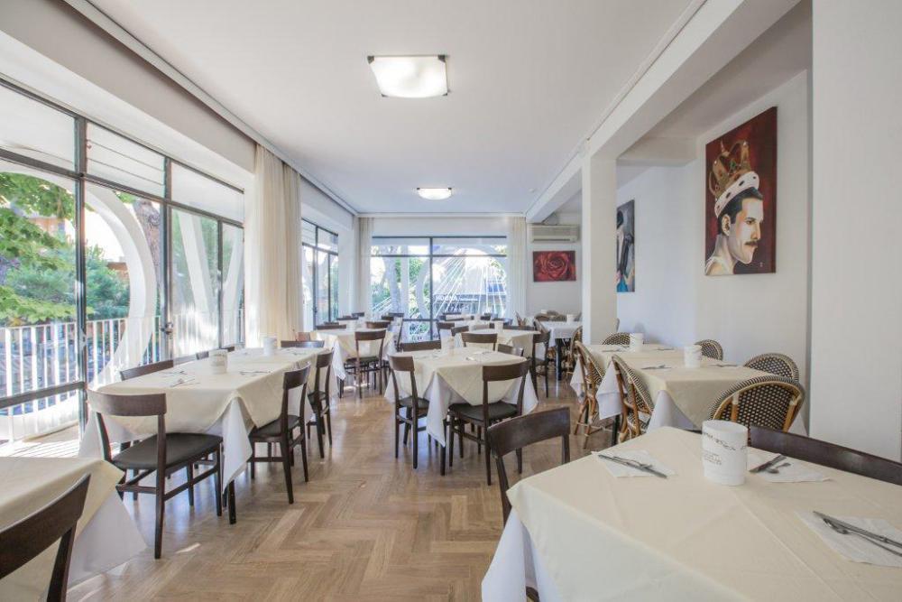ריצ'יונה Hotel Hollywood מראה חיצוני תמונה