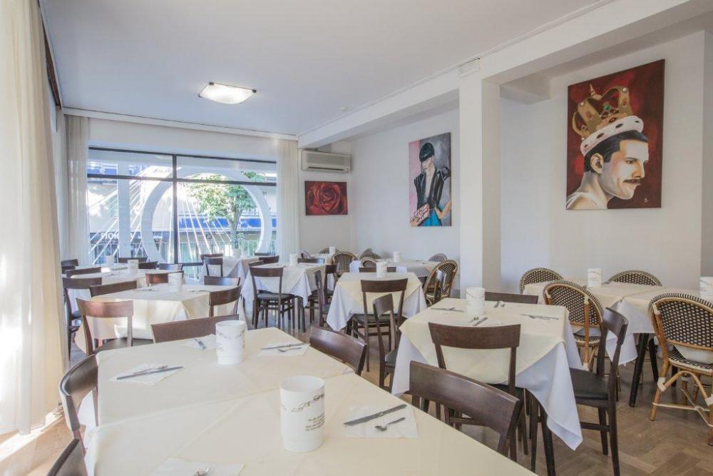 ריצ'יונה Hotel Hollywood מראה חיצוני תמונה